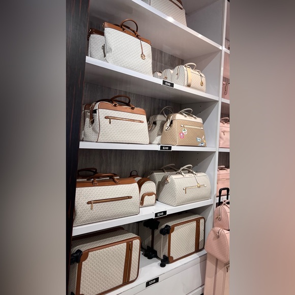 Michael Kors Travel Set Worth 797$ - Picture 2 of 2